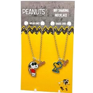 Peanuts Women’s Snoopy and BFF Woodstock Necklaces Set New with Tags Cartoon TV